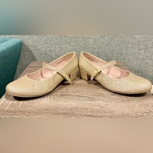 Girls Mary Jane Dress Shoes Ballerina Flats. Gold glitter. Worn one time. Size 3
